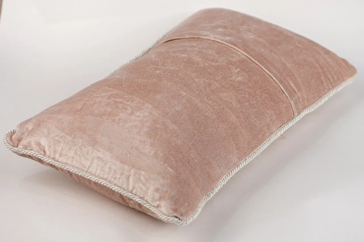 Подушка декоративная с вышивкой GRAN PARADISO A30983 — изображение 3