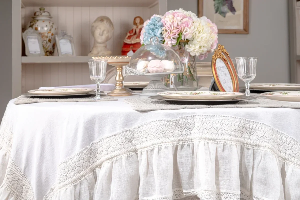 Скатерть с кружевной оборкой TIEPOLO A3567899BI — изображение 4