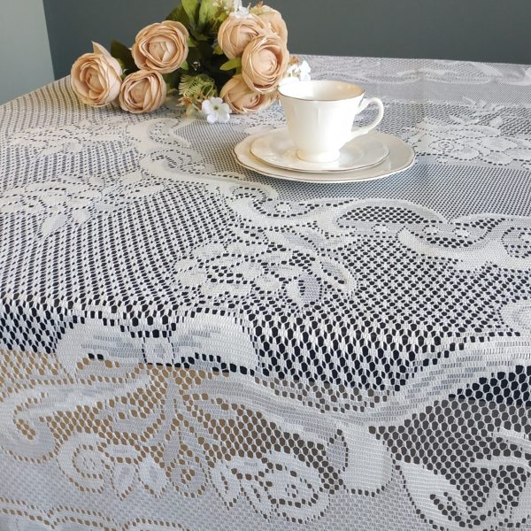 Скатерть  кружевная DENTELLE 320*160см  A35813A