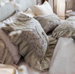 Подушка декоративная с вышивкой DENTELLE A36908 — изображение 2