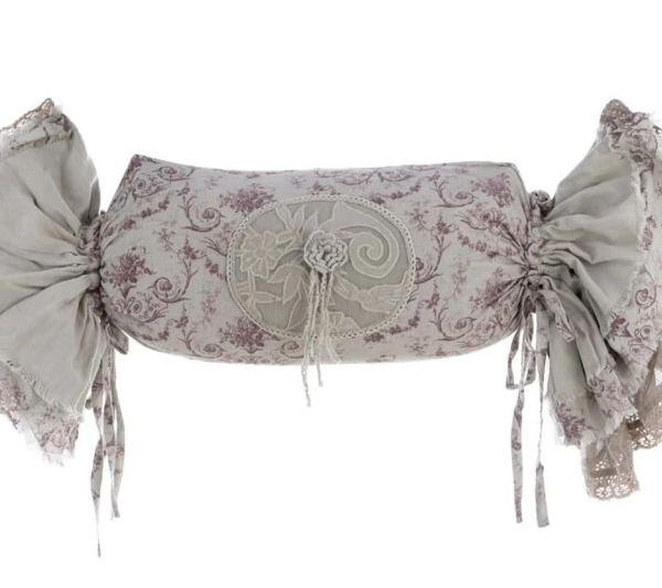 Подушка декоративная с вышивкой DENTELLE A36911